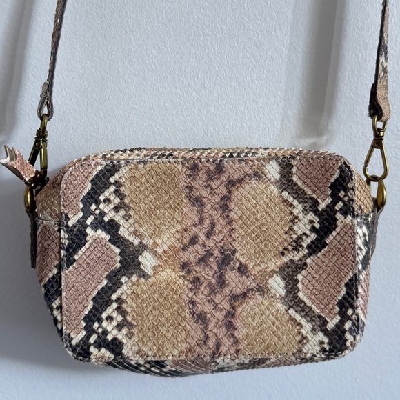 Madewell Transport Snakeskin Camera Bag Crossbody Purse - Picture 9 of 9